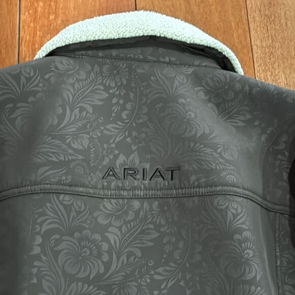 Ariat Trucker Women’s Embossed Softshell Cream Sherpa Lined Jacket Size M - Picture 7 of 12